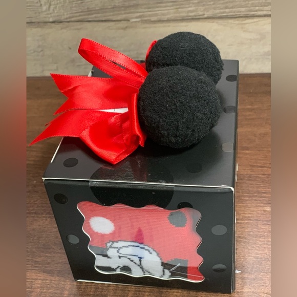 Disney Minnie Mouse Crew Socks Set of 3 - Picture 3 of 5